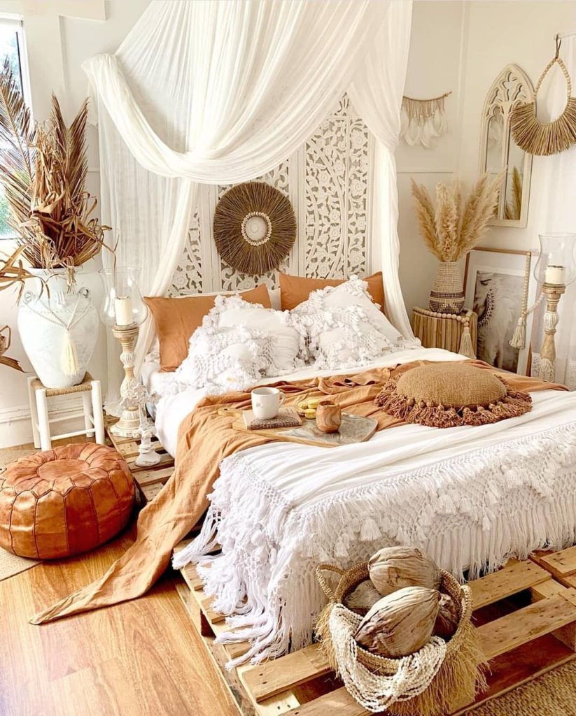 Bohemian Style Ideas For Bedroom Decor #bohemianbedrooms Bohemian Style