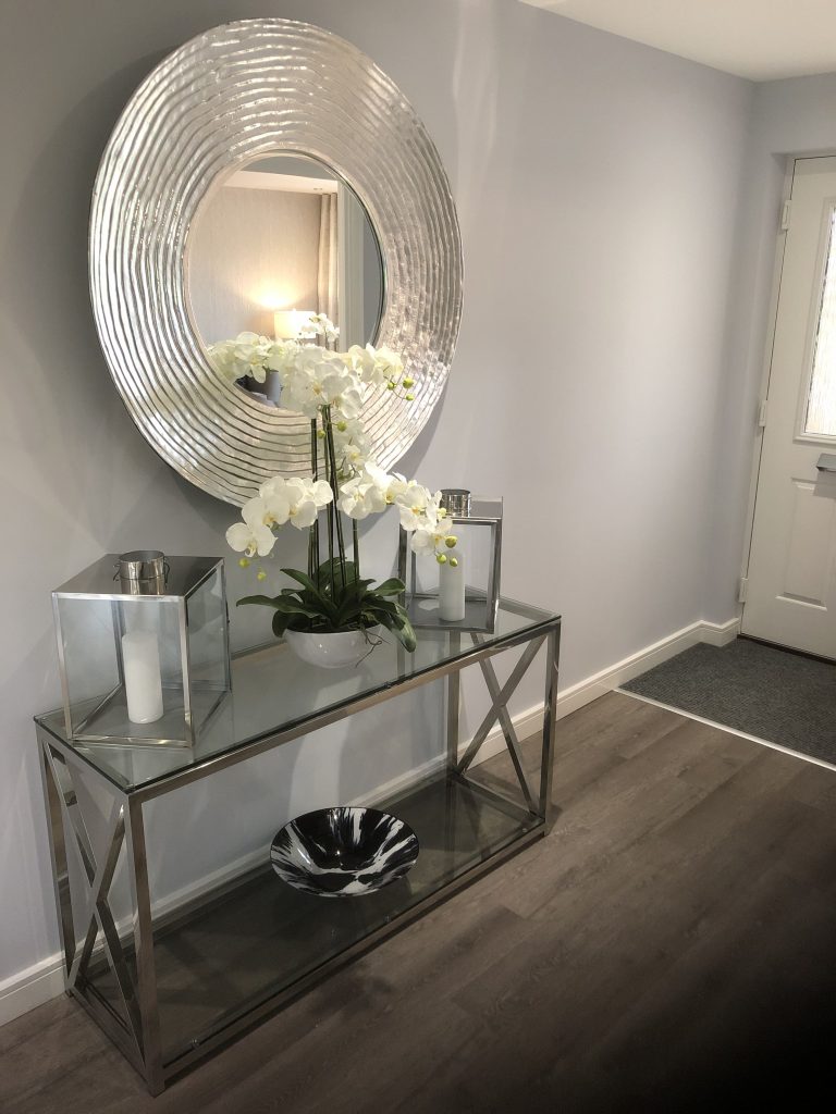 20+30+ Foyer Table And Mirror Set