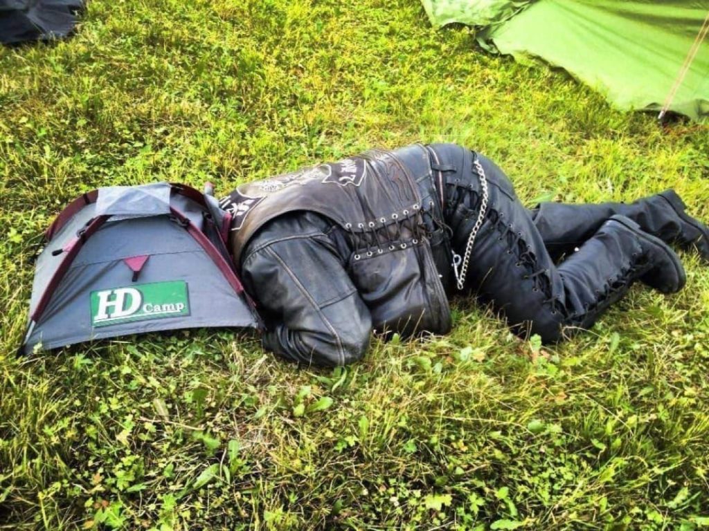 Epically Hilarious Camping Fails Caught On Camera | DailyForest | Page 20