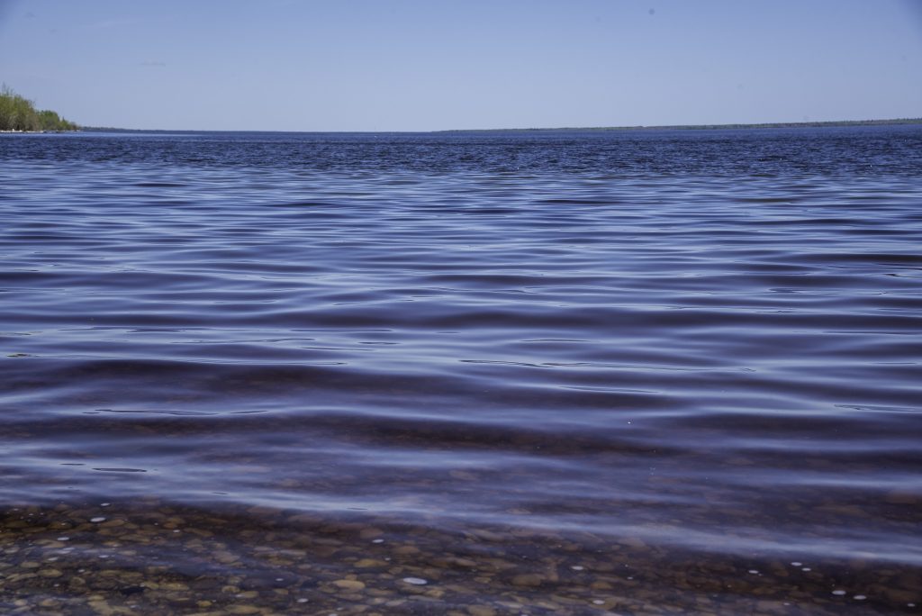 Peaceful waters of Lake Winnipeg image - Free stock photo - Public