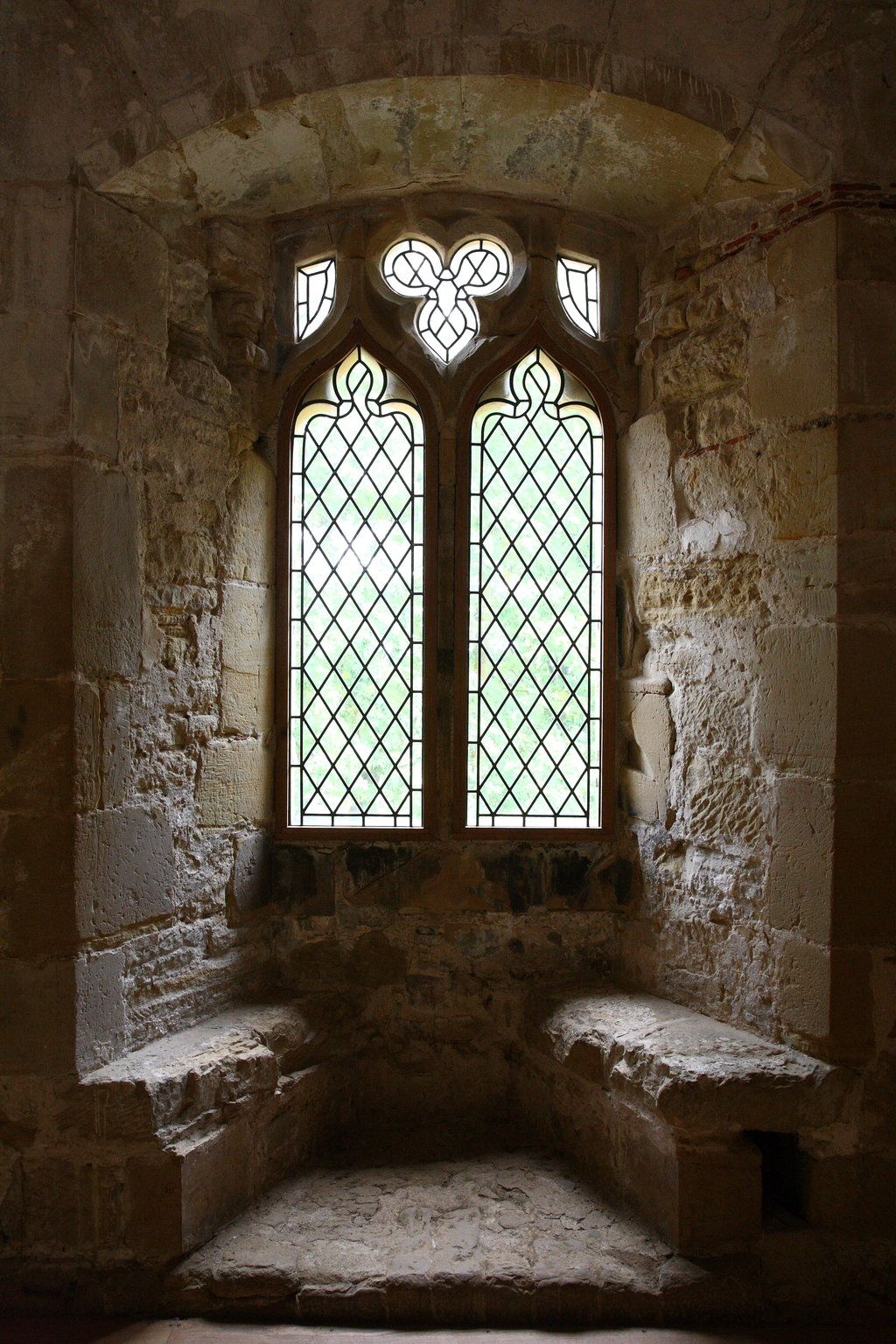Windows | Interiores de castillo, Ventanas, Arquitectura antigua