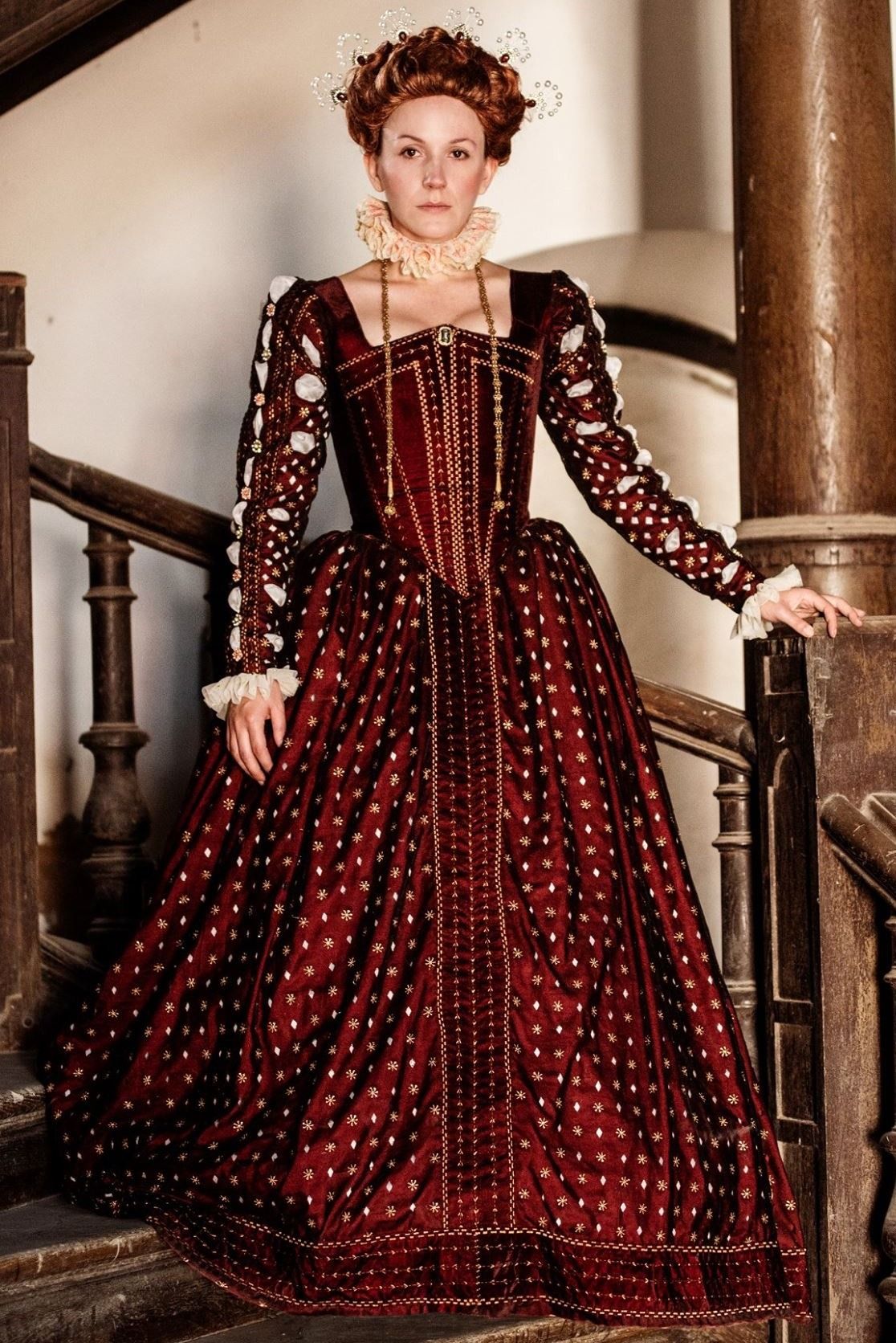 Queen Elizabeth I’s Red Gown | Tudor Costume | Elizabethan fashion